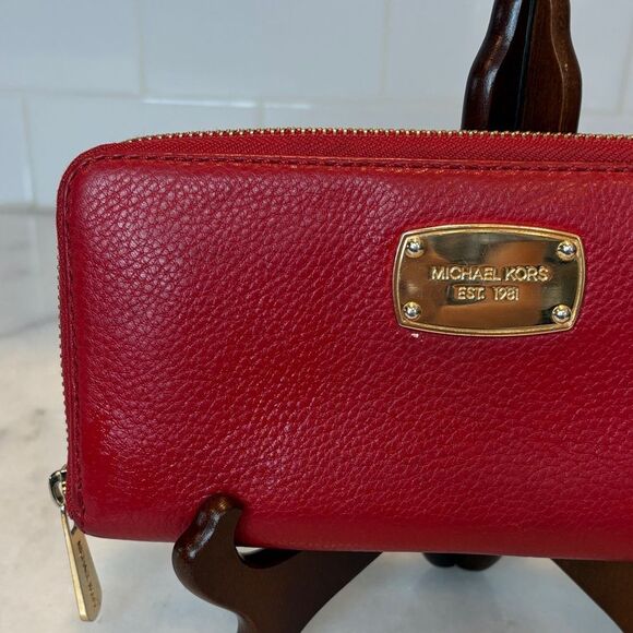 Michael Kors Wallet Leather Pebbled Red Jet Set Continental Full Zip Wallet - Picture 2 of 16